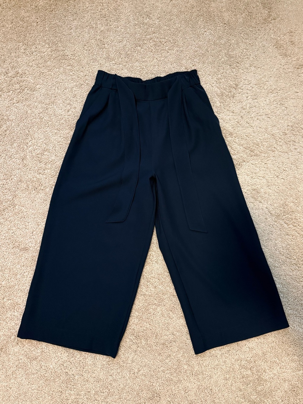LULULEMON PANTS DARK BLUE SIZE 6 WITH POCKETS ELASTIC BAND